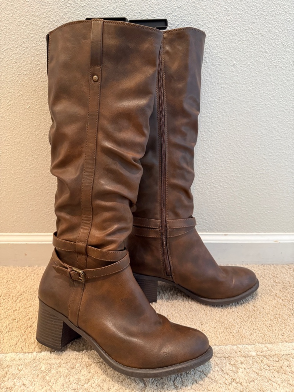 Hits Mountain Lucinda Knee High Boots Zip Up Buckle Detail Size 10M  F27929